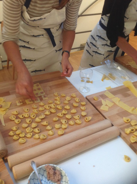 Participants à l'atelier tortellini et rouleaux