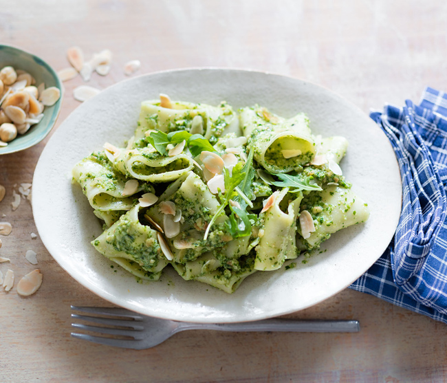 Paccheri au pesto de roquette, recette de Laura Zavan