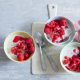 Panna cotta au coco, chia et framboises, recette de Laura Zavan