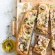 Focaccia aux oignons et sauge, recette de Laura Zavan