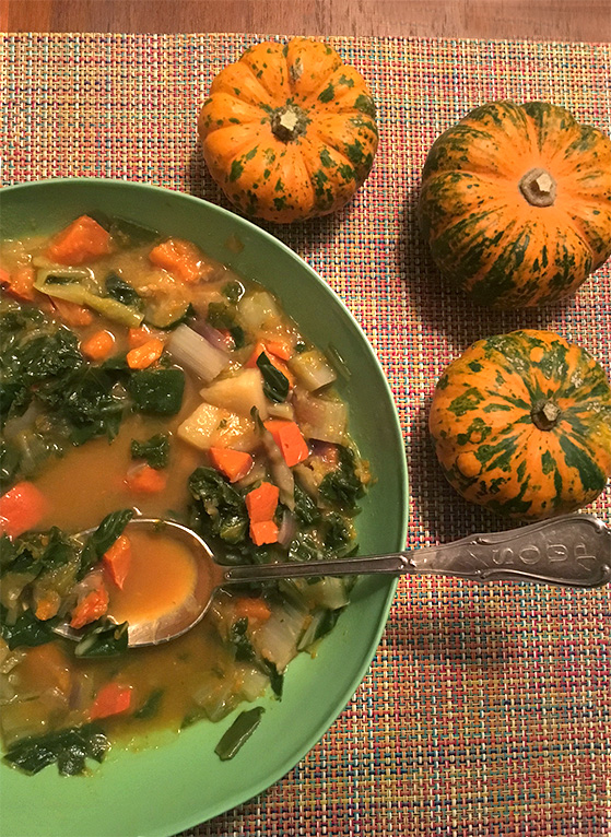 Soupe de potimarron et chou kale, recette de Laura Zavan