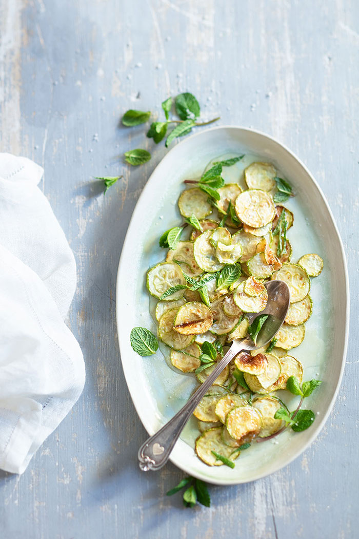 Courgettes frites et marinées, recette de Laura Zavan