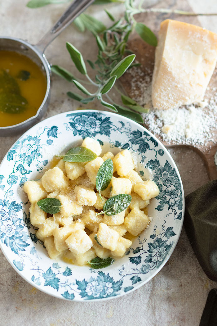 Gnocchi de pommes de terre beurre sauge, recette de Laura Zavan