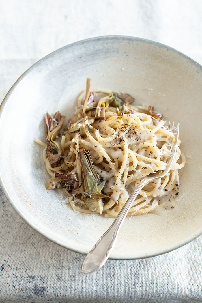 Spaghetti cacio et pepe, recette de Laura Zavan