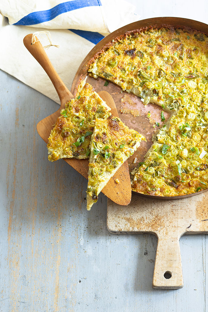 Galette de pois chiches aux oignons nouveaux, recette de Laura Zavan