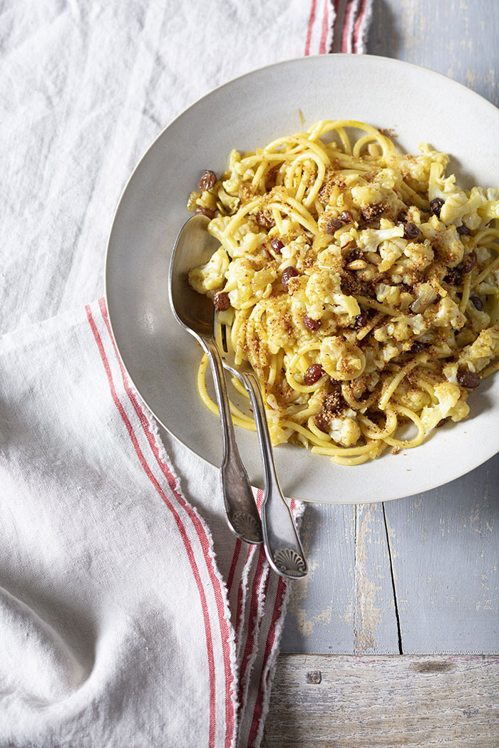 Bucatini chou-fleur à la sicilienne, recette de Laura Zavan