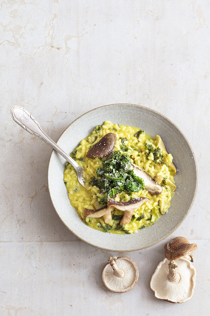Risotto au chou kale et champignons shiitakes, recette de Laura Zavan