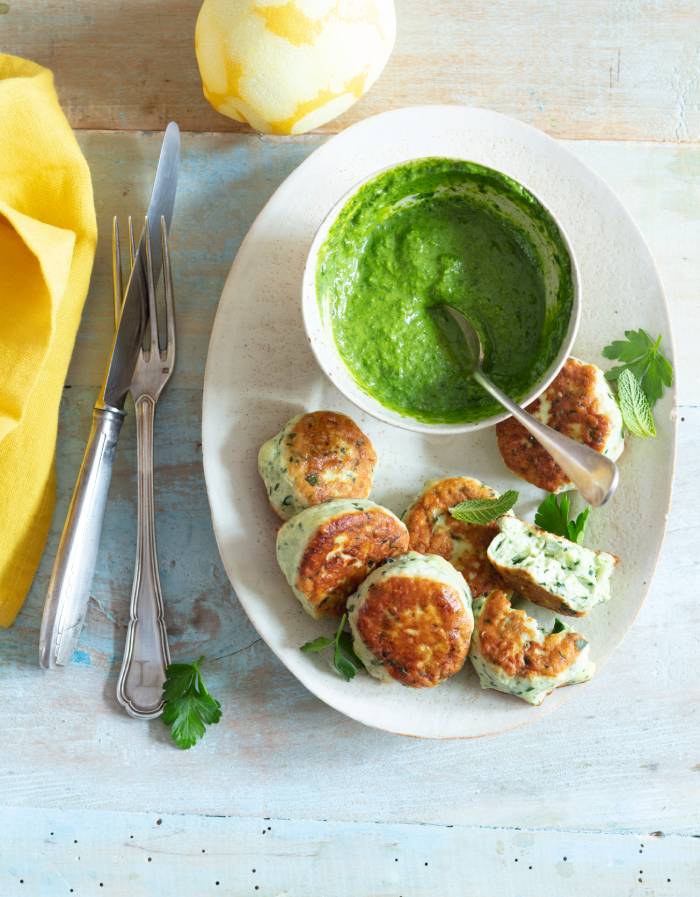 Boulettes de poulet et ricotta, pesto vert. Recette de Laura Zavan